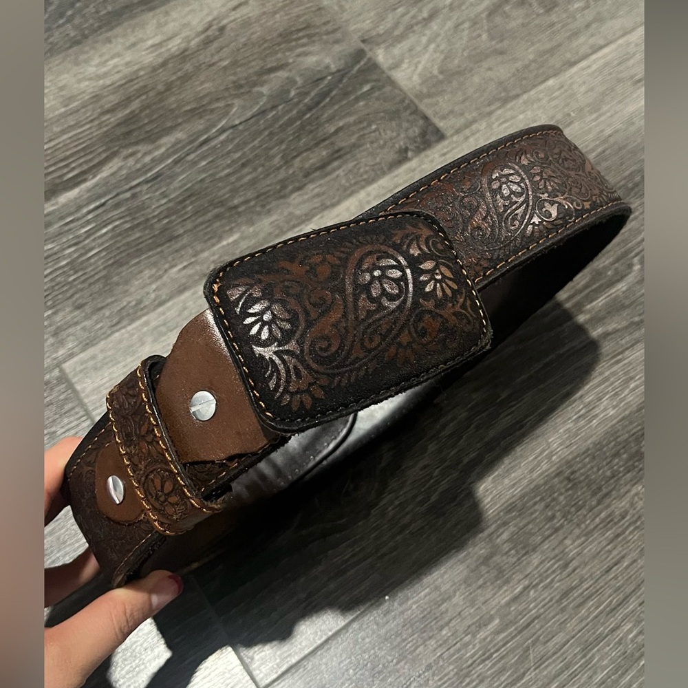 Embroidered belt